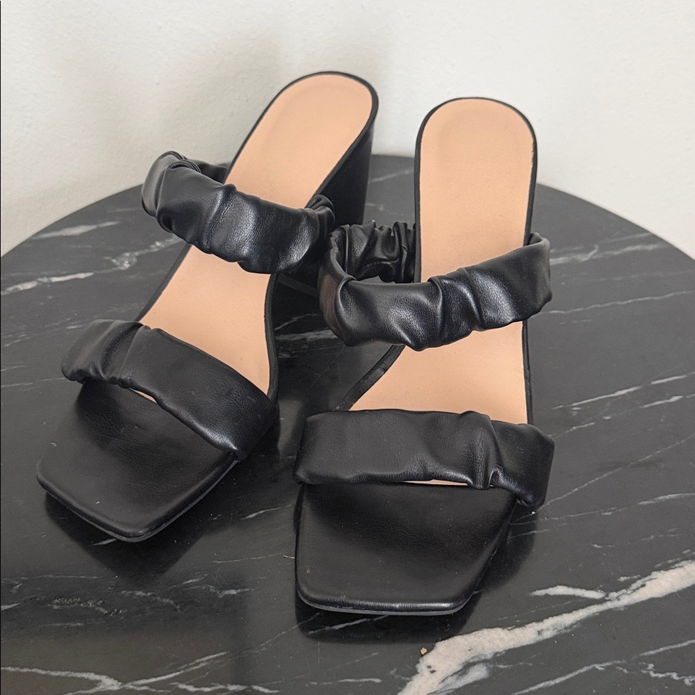 Unisa Black Strappy Block Heeled Sandals sz 8